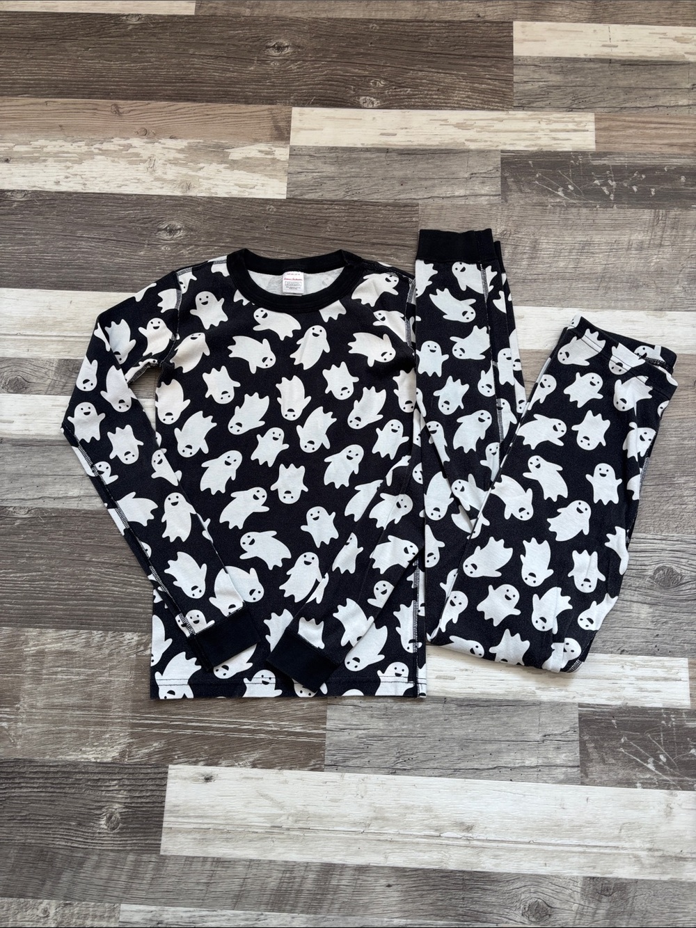 Hanna Andersson Black and White Ghost Print Pajama Set